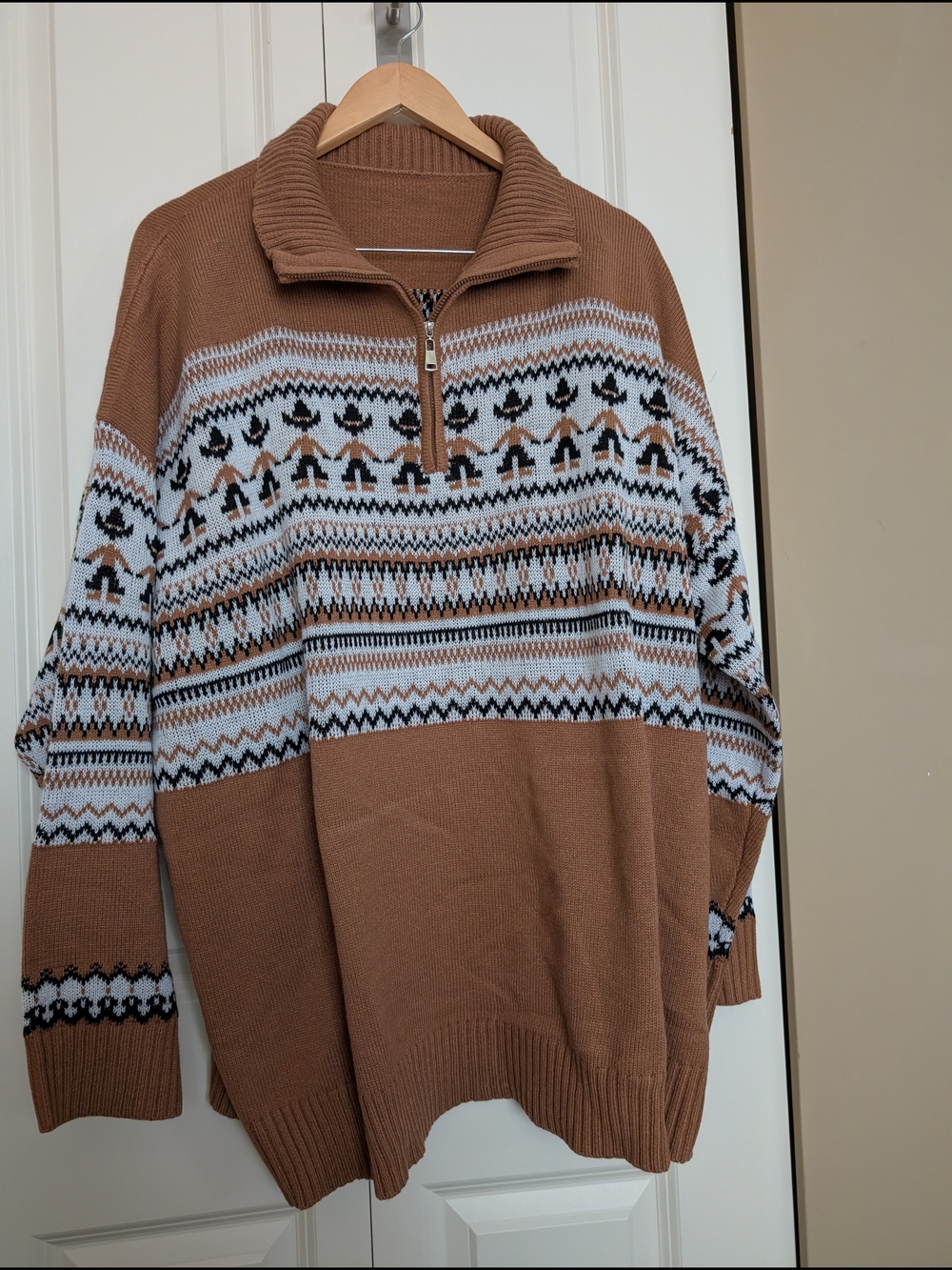 BloomChic Women’s Tan, White & Black Fair Isle Cowboy Half-Zip Sweater